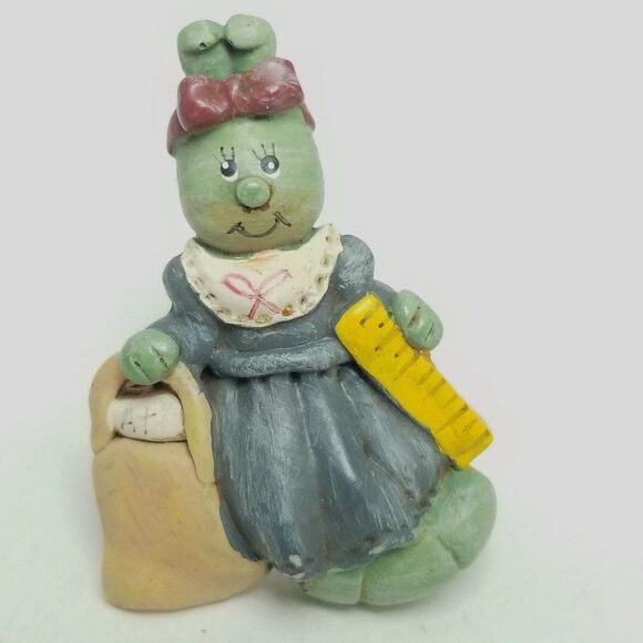 Vintage Book Worm Teacher Shaped Brooch, Retro Teaching Lapel Pin, Estate - Picture 1 of 5